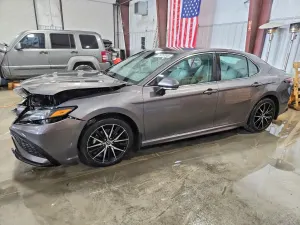 Toyota Camry SE 2.5L 4 2022