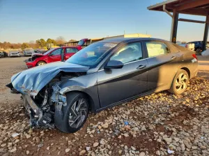 Hyundai Elantra SEL 2.0L 4 2024