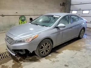 Hyundai Sonata SE 2.4L 4 2015
