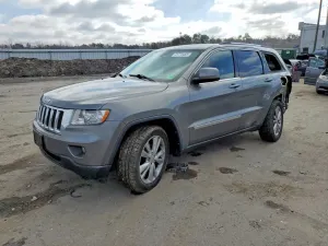 Jeep Grand Cherokee LAREDO 5.7L 8 2012