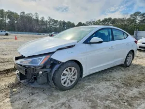 Hyundai Elantra SE 2.0L 4 2019