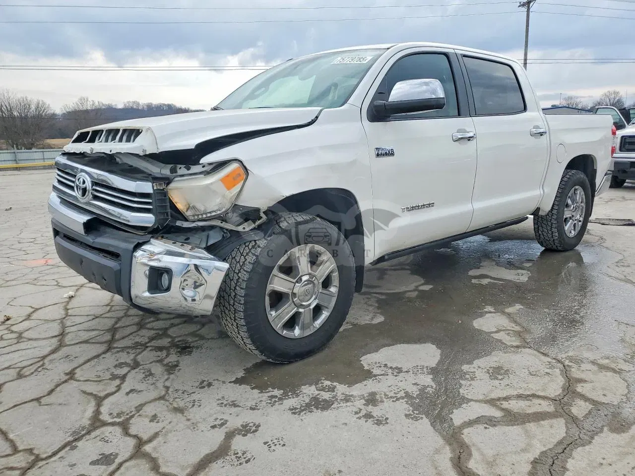 Toyota Tundra CREWMAX SR5 5.7L 8 2016