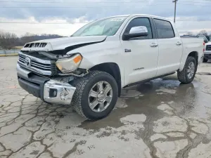 Toyota Tundra CREWMAX SR5 5.7L 8 2016
