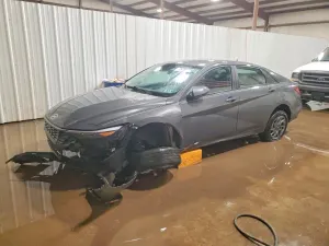 Hyundai Elantra SEL 2.0L 4 2024