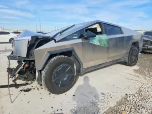 Tesla Cybertruck 2025
