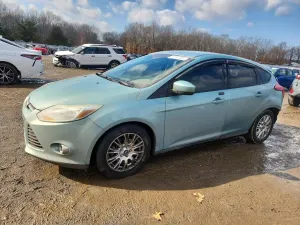 Ford Focus SE 2.0L 4 2012