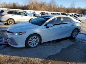 Toyota Camry LE 2.5L 4 2022