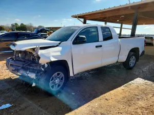 Toyota Tundra DOUBLE CAB SR 5.7L 8 2021
