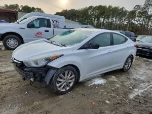 Hyundai Elantra SE 1.8L 4 2015
