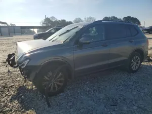 Volkswagen Tiguan S 2.0L 4 2018