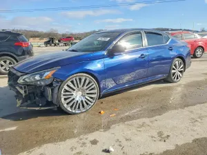Nissan Altima SR 2.5L 4 2020