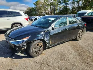Hyundai Elantra SEL 2.0L 4 2021
