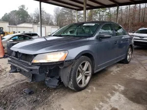 Volkswagen Passat SE 2.0L 4 2013