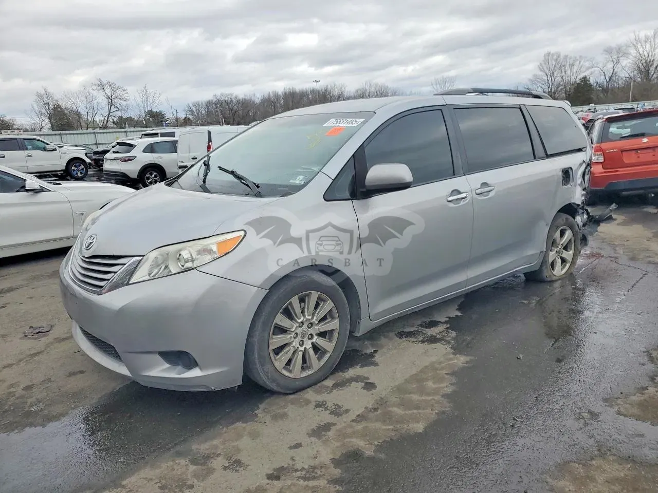 Toyota Sienna LE 3.5L 6 2015