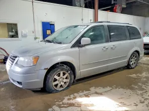 Chrysler Town & Country TOURING 4.0L 6 2010