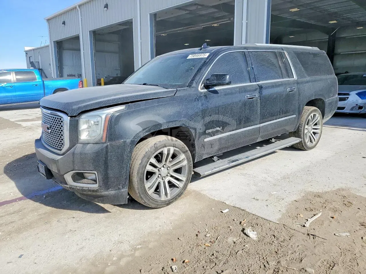 GMC Yukon DENALI 6.2L 8 2016