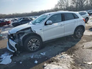 Mitsubishi Outlander ES 2.4L 4 2017
