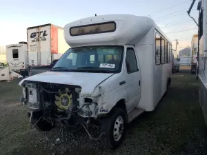Ford Econoline E450 SUPER DUTY CUTAWAY VAN 7.3L 8 2022