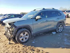 Toyota Rav4 XLE 2.5L 4 2020