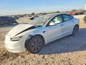 Tesla Model 3 2025