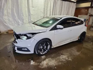 Ford Focus ST 2.0L 4 2017