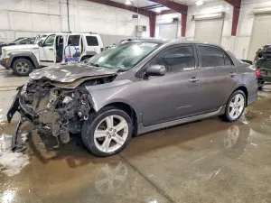 Toyota Corolla BASE 1.8L 4 2013