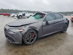 Alfa Romeo Giulia SUPER 2.0L 4 2022