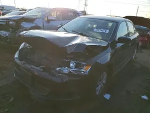 Volkswagen Jetta BASE 2.0L 4 2012
