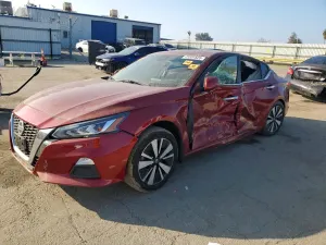 Nissan Altima SV 2.5L 4 2021