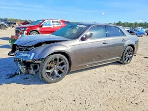 Chrysler 300 TOURING 3.6L 6 2020