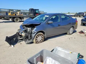 Nissan Versa S 1.6L 4 2016