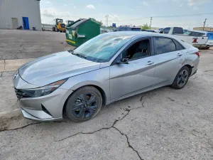 Hyundai Elantra 2.0L 4 2021
