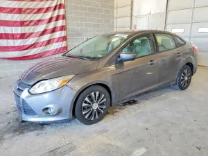 Ford Focus SE 2.0L 4 2012