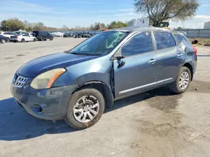 Nissan Rogue S 2.5L 4 2013