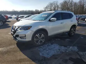Nissan Rogue SV 2.5L 4 2017