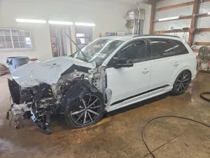 Audi SQ7 4.0L 8 2021