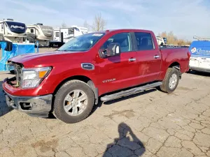 Nissan Titan SV 5.6L 8 2017