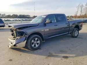 RAM 1500 SLT 5.7L 8 2020