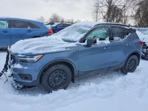 Volvo XC40 T5 R-DESIGN 2.0L 4 2021