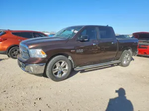 RAM 1500 SLT 5.7L 8 2015
