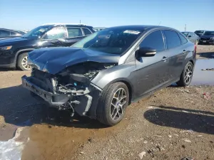 Ford Focus SEL 2.0L 4 2017