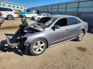 Volkswagen Passat SE 2.5L 5 2012
