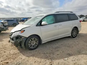 Toyota Sienna XLE 3.5L 6 2018