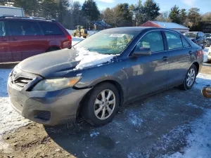 Toyota Camry BASE 2.5L 4 2011