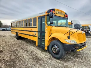 IC Corporation CE Series 6.4L 8 2013