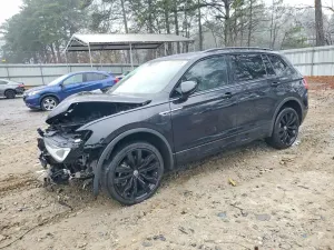 Volkswagen Tiguan SE 2.0L 4 2021