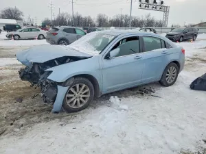 Chrysler 200 TOURING 2.4L 4 2013