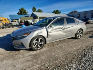 Hyundai Elantra LIMITED 2.0L 4 2021