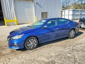Nissan Altima S 2.5L 4 2020