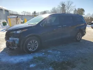 Toyota Sienna XLE 2.5L 4 2025